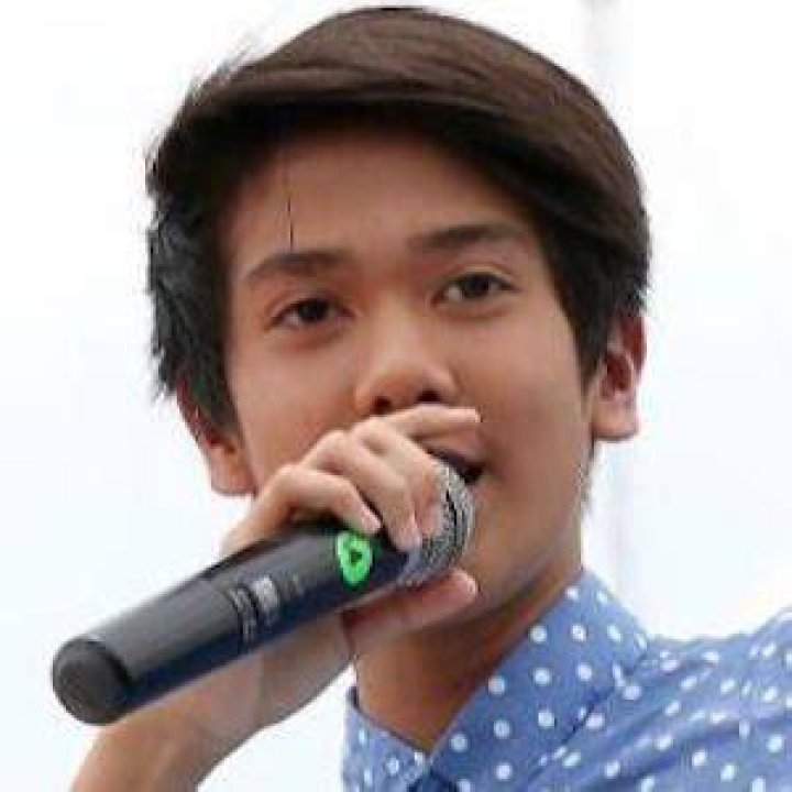 Iqbaal Dhiafakhri Ramadhan (Pop Singer) - Age, Birthday, Bio, Facts, Family, Net Worth, Height & More
