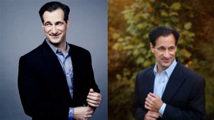 Is Carl Azuz Hispanic?