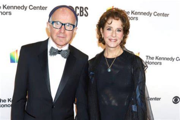 Is Debra Winger still married to Arliss Howard?