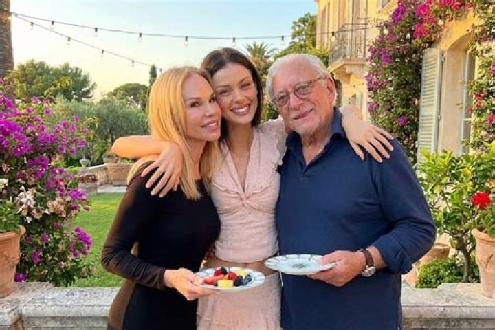 Is Nicola Peltz a billionaire? – Celebrity.fm – #1 Official Stars, Business & People Network, Wiki, Success story, Biography & Quotes
