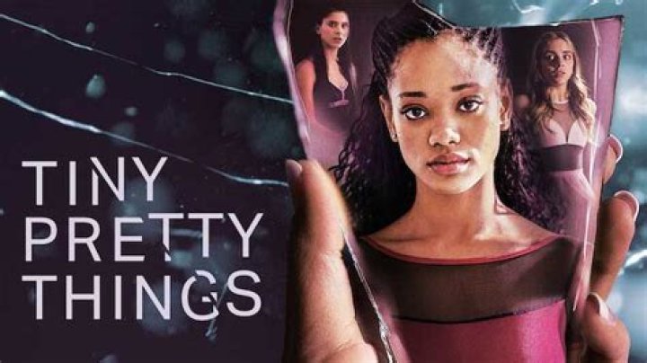 Is there nudity in Tiny Pretty Things on Netflix?