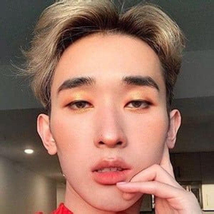 Ivan Lam (YouTube Star) - Age, Birthday, Bio, Facts, Family, Net Worth, Height & More