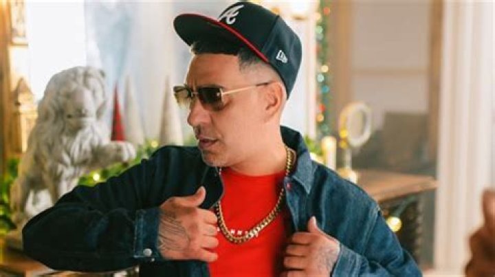 J Álvarez (Reggaeton Singer) - Age, Birthday, Bio, Facts, Family, Net Worth, Height & More
