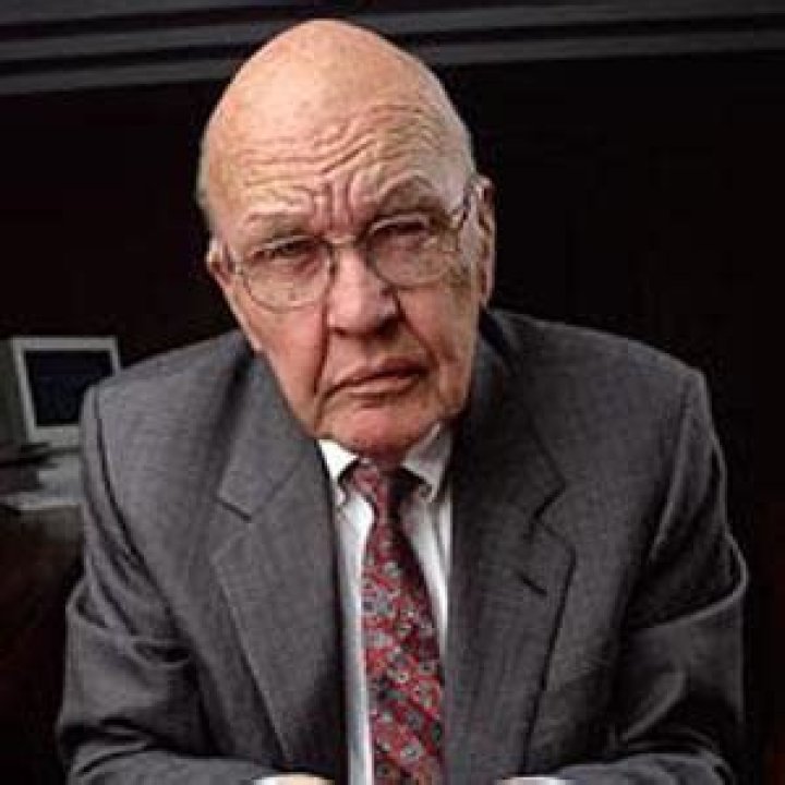 Jack Kilby (Inventor) - Age, Birthday, Bio, Facts, Family, Net Worth, Height & More
