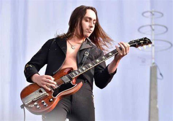 Jake Kiszka (Guitarist) - Age, Birthday, Bio, Facts, Family, Net Worth, Height & More