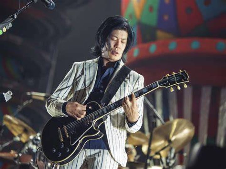James Iha (Guitarist) - Age, Birthday, Bio, Facts, Family, Net Worth, Height & More
