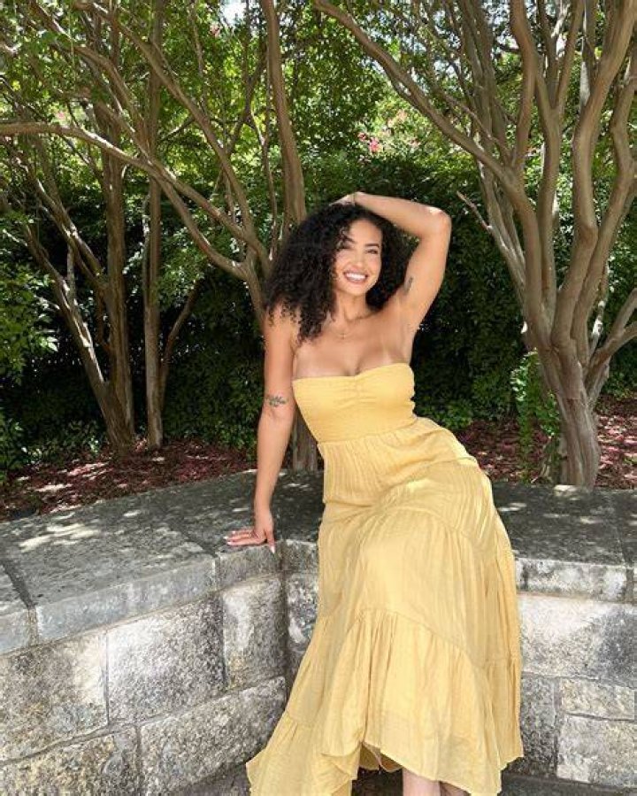 Janay Bankston (Instagram Star) - Age, Birthday, Bio, Facts, Family, Net Worth, Height & More