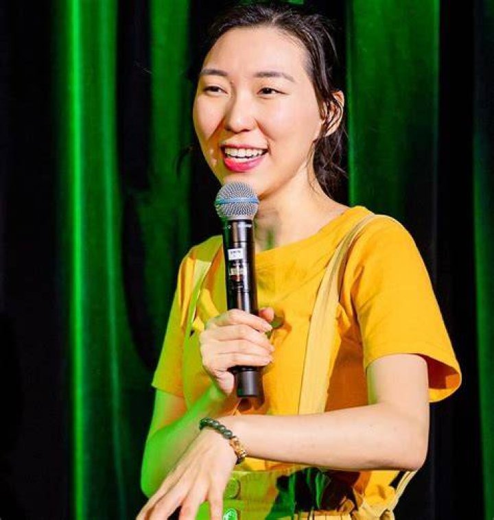 Jenny Tian (Comedian) - Age, Birthday, Bio, Facts, Family, Net Worth, Height & More