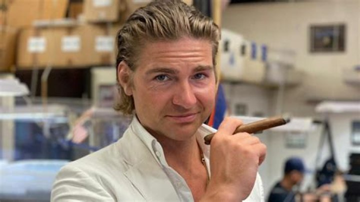Jeremy Fragrance (YouTube Star) - Age, Birthday, Bio, Facts, Family, Net Worth, Height & More
