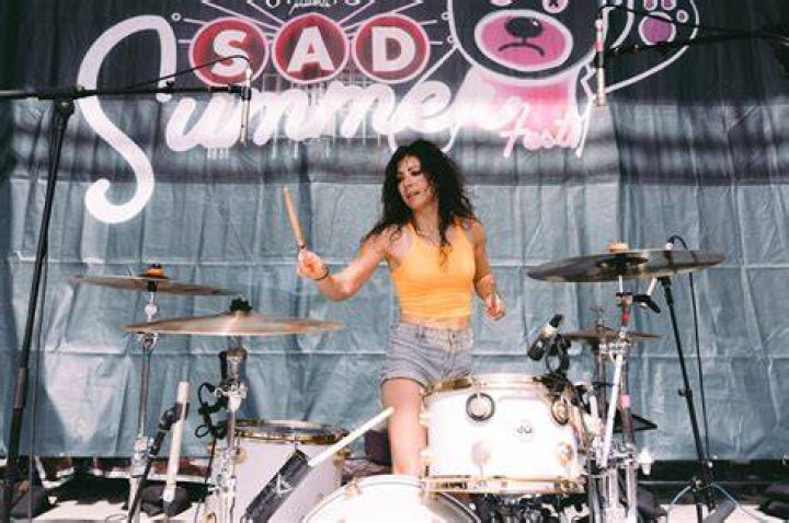Jess Bowen (Drummer) - Age, Birthday, Bio, Facts, Family, Net Worth, Height & More