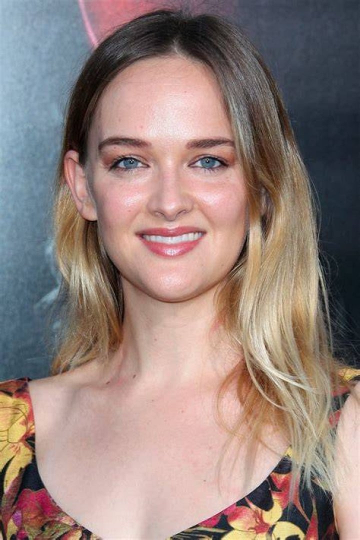 Jess Weixler (Movie Actress) - Age, Birthday, Bio, Facts, Family, Net Worth, Height & More