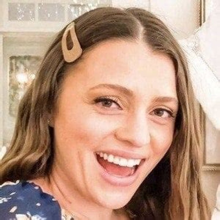 Jessica Braun (YouTube Star) - Age, Birthday, Bio, Facts, Family, Net Worth, Height & More