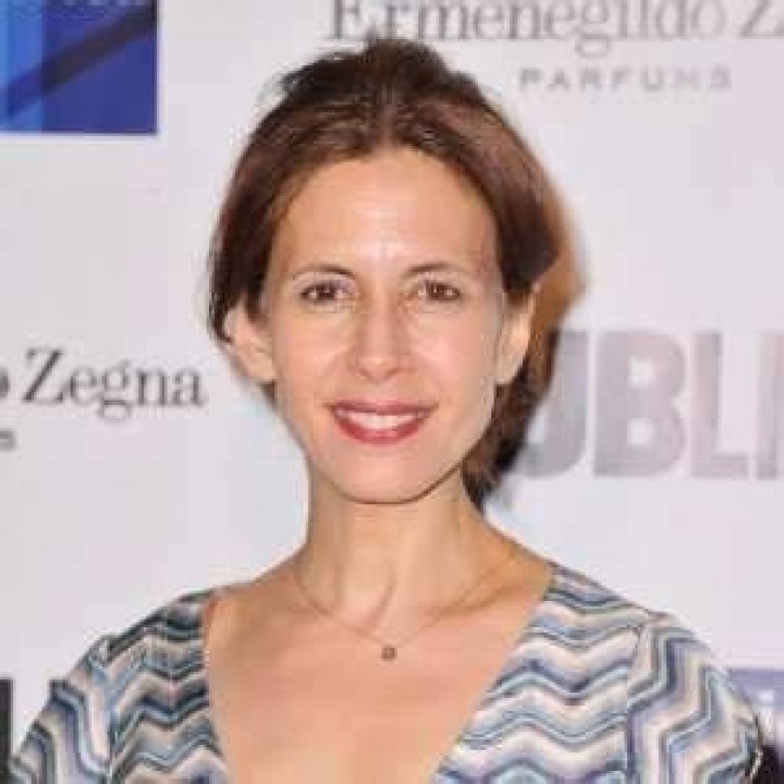 Jessica Hecht (Stage Actress) - Age, Birthday, Bio, Facts, Family, Net Worth, Height & More