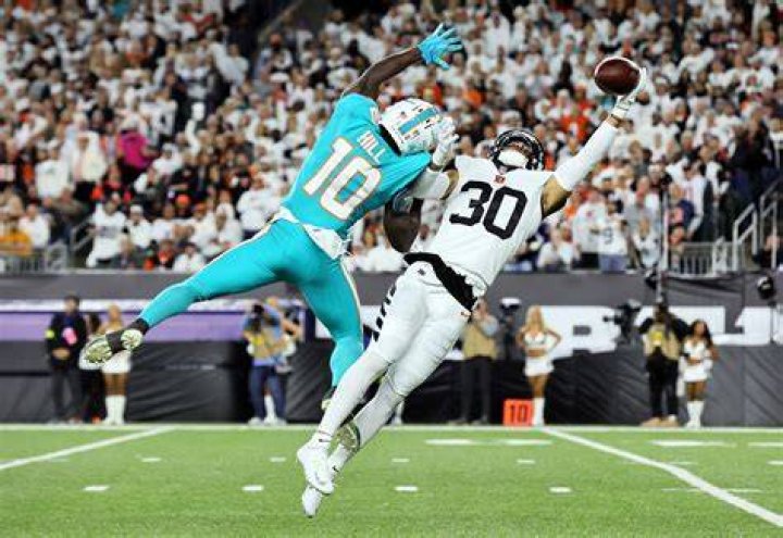 Jessie Bates III (Football Player) - Age, Birthday, Bio, Facts, Family, Net Worth, Height & More
