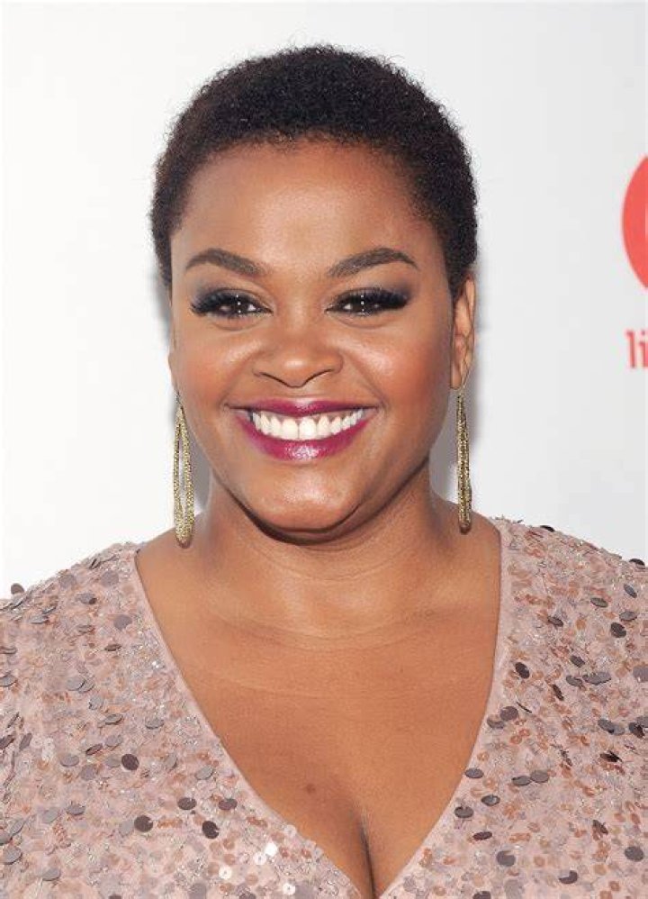 Jill Scott (R&B Singer) - Age, Birthday, Bio, Facts, Family, Net Worth, Height & More