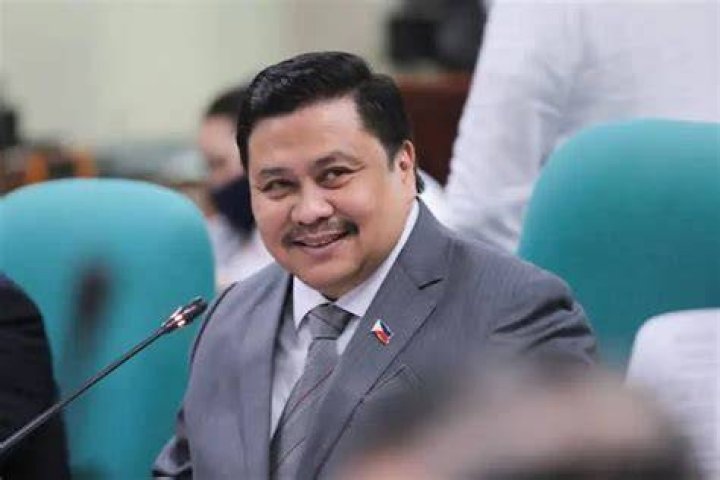 Jinggoy Estrada (Politician) - Age, Birthday, Bio, Facts, Family, Net Worth, Height & More