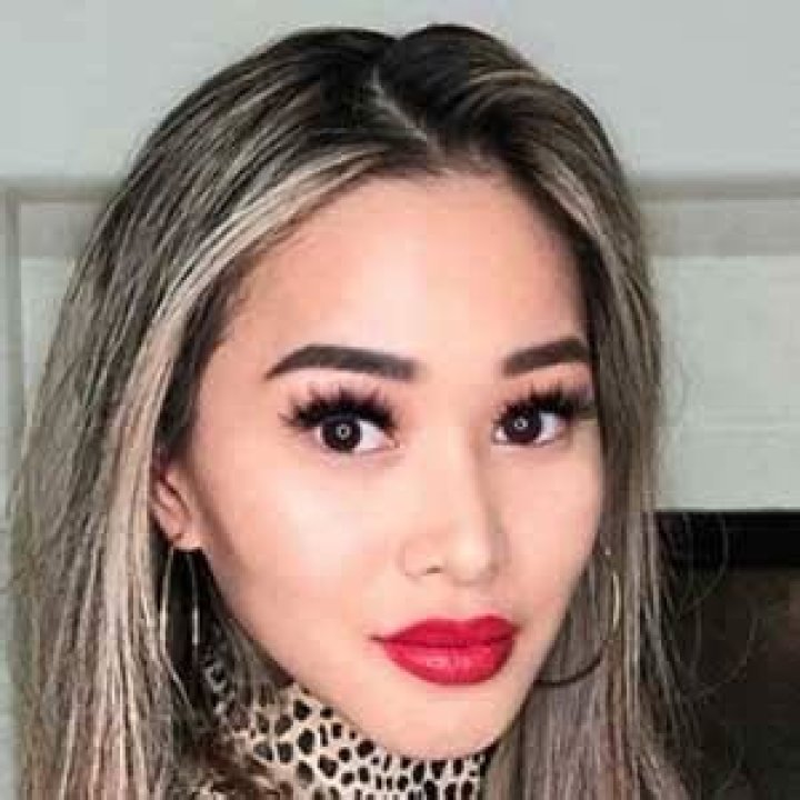 Joanna Yoo (Instagram Star) - Age, Birthday, Bio, Facts, Family, Net Worth, Height & More