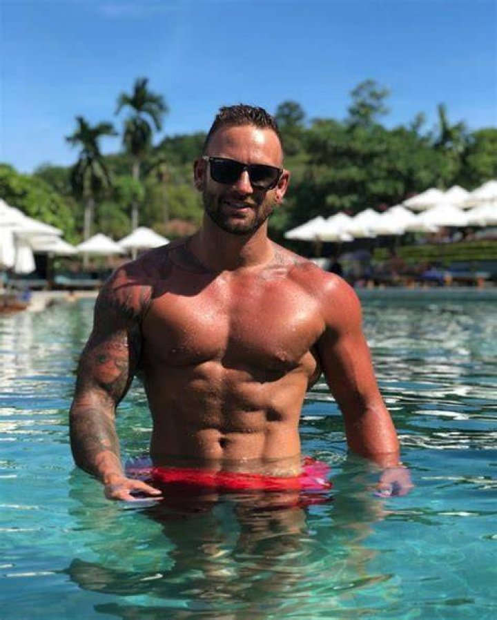 Joel Bushby (Fitness Instructor) - Age, Birthday, Bio, Facts, Family, Net Worth, Height & More