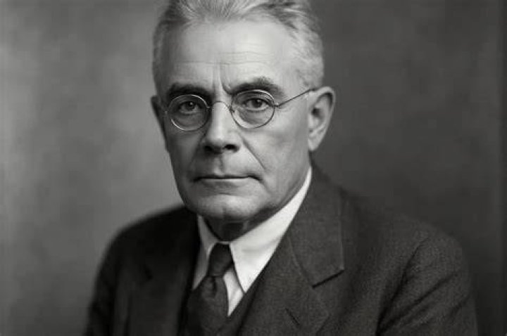 John B Watson (Psychologist) - Age, Birthday, Bio, Facts, Family, Net Worth, Height & More