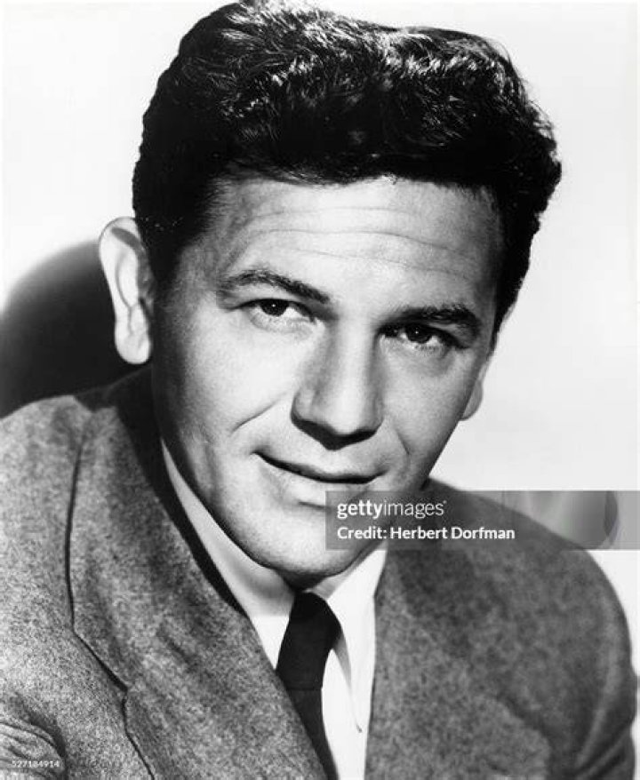 John Garfield (Movie Actor) - Age, Birthday, Bio, Facts, Family, Net Worth, Height & More