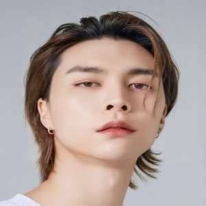 Johnny Suh (Rapper) - Age, Birthday, Bio, Facts, Family, Net Worth, Height & More
