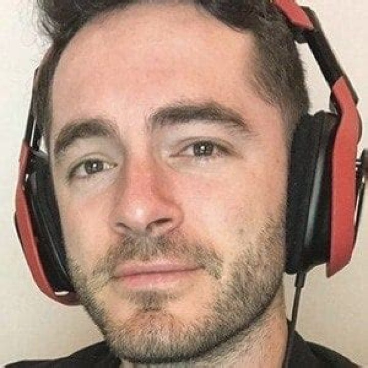 Jordan Maron (YouTube Star) - Age, Birthday, Bio, Facts, Family, Net Worth, Height & More