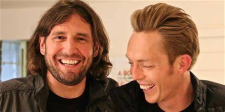 Joshua Fields Millburn (Memoirist) - Age, Birthday, Bio, Facts, Family, Net Worth, Height & More