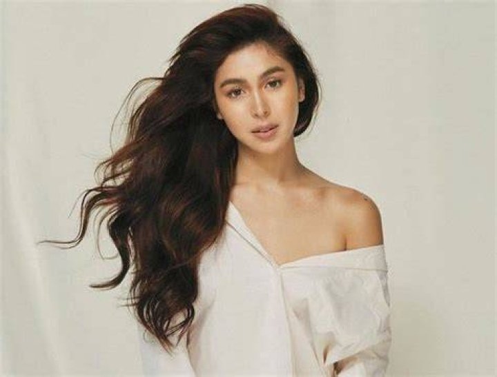 Julia Barretto (TV Actress) - Age, Birthday, Bio, Facts, Family, Net Worth, Height & More