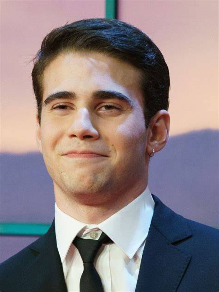 Julio Peña (TV Actor) - Age, Birthday, Bio, Facts, Family, Net Worth, Height & More