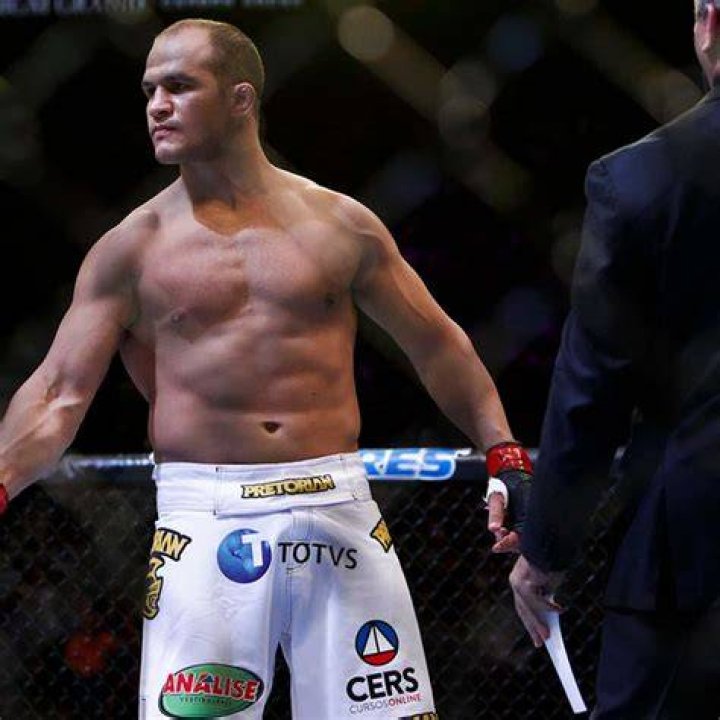 Junior dos Santos (MMA Fighter) - Age, Birthday, Bio, Facts, Family, Net Worth, Height & More