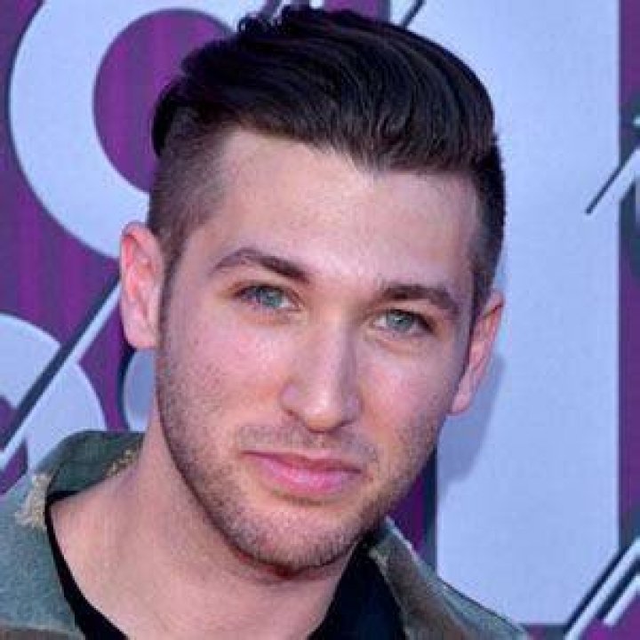 Justin Jesso (Pop Singer) - Age, Birthday, Bio, Facts, Family, Net Worth, Height & More