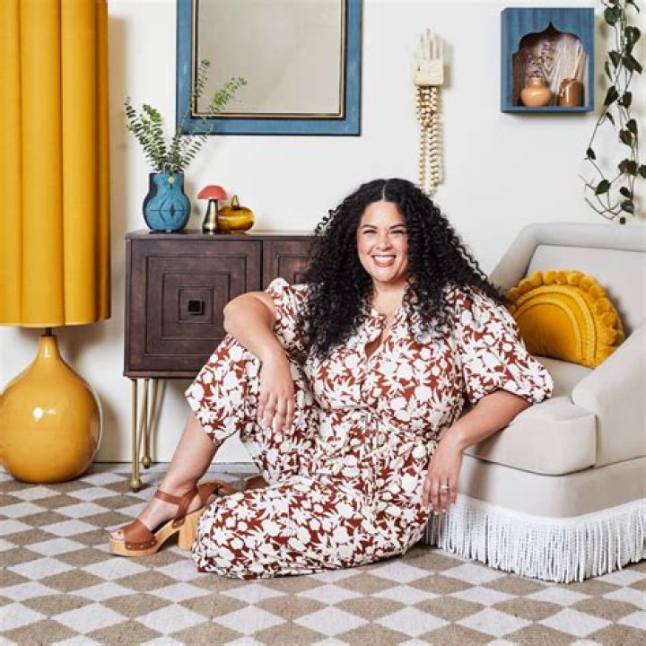 Justina Blakeney (Non-Fiction Author) - Age, Birthday, Bio, Facts, Family, Net Worth, Height & More