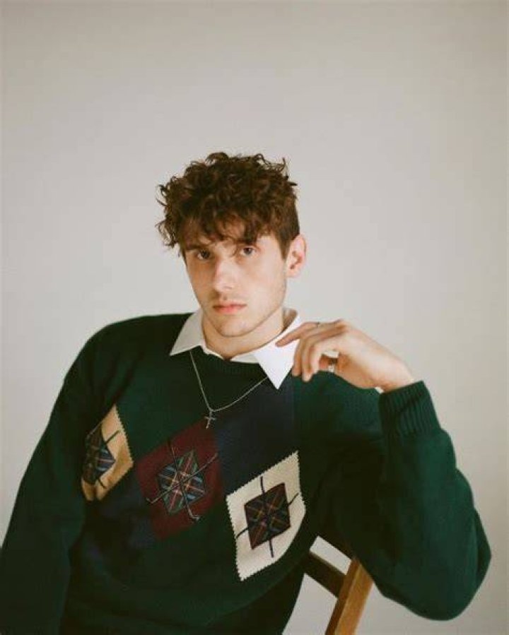 jvke (TikTok Star) - Age, Birthday, Bio, Facts, Family, Net Worth, Height & More