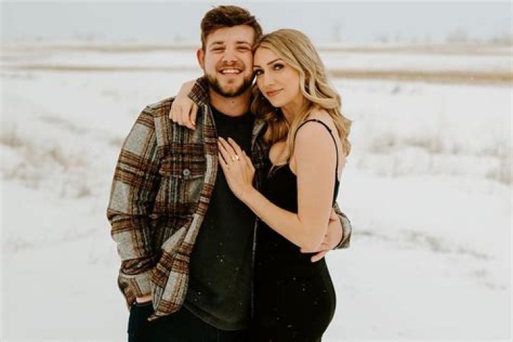 Kameron Marlowe (Country Singer) - Age, Birthday, Bio, Facts, Family, Net Worth, Height & More
