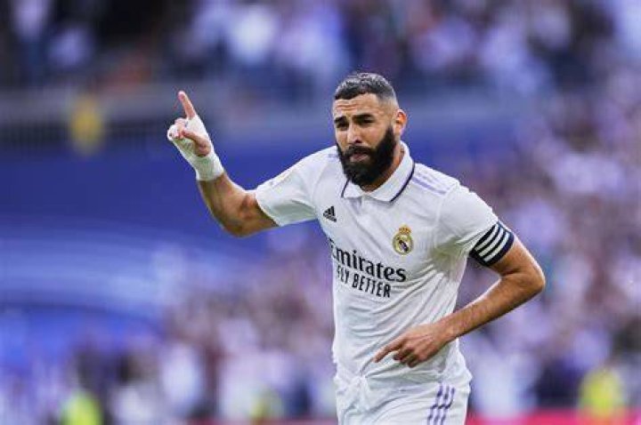 Karim Benzema (Futbolista) - Edad, cumpleaños, biografía, hechos, familia, patrimonio neto, altura y más