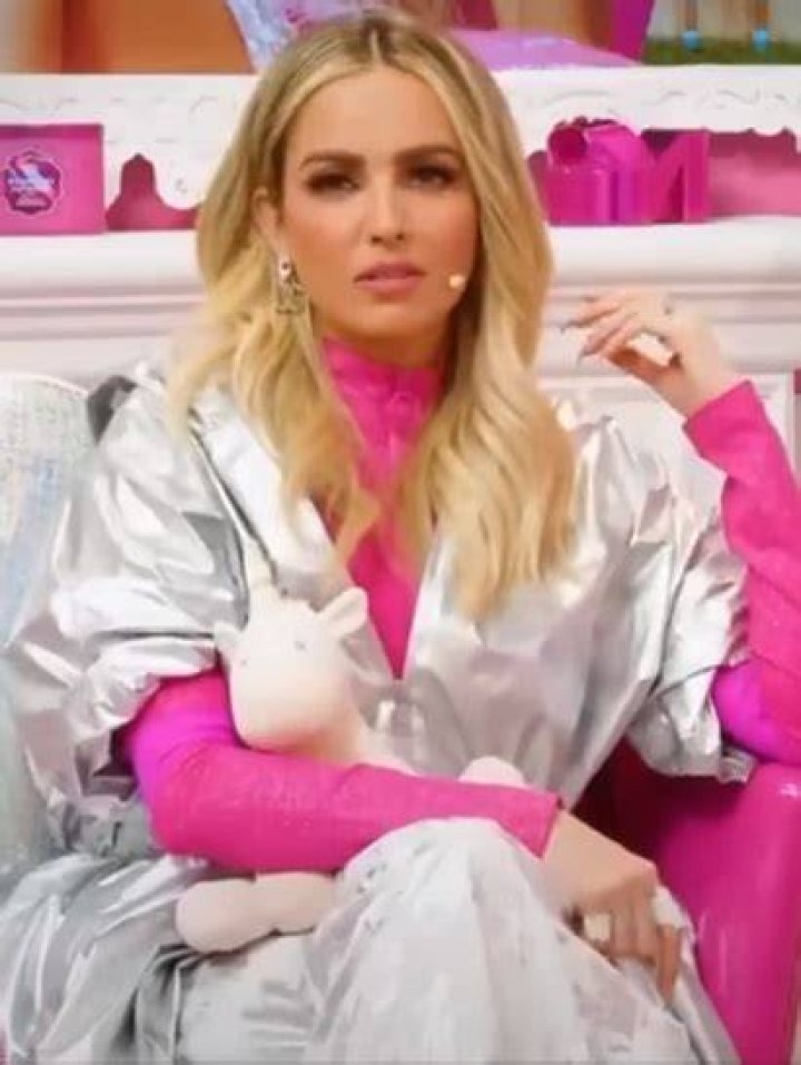 Karla Díaz-Leal Arreguín (Pop Singer) - Age, Birthday, Bio, Facts, Family, Net Worth, Height & More