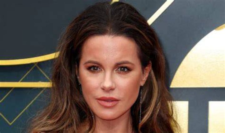 Kate Beckinsale (Movie Actress) - Age, Birthday, Bio, Facts, Family, Net Worth, Height & More