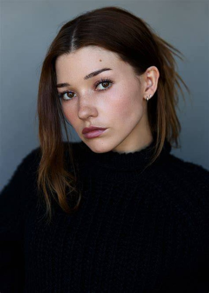 Katie Douglas (TV Actress) - Age, Birthday, Bio, Facts, Family, Net Worth, Height & More