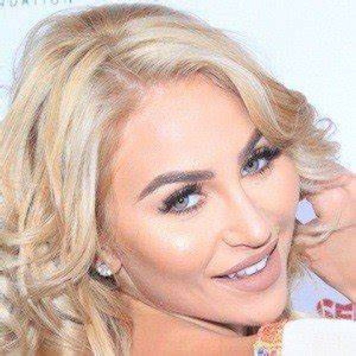 Khloe Terae (Model) - Age, Birthday, Bio, Facts, Family, Net Worth, Height & More
