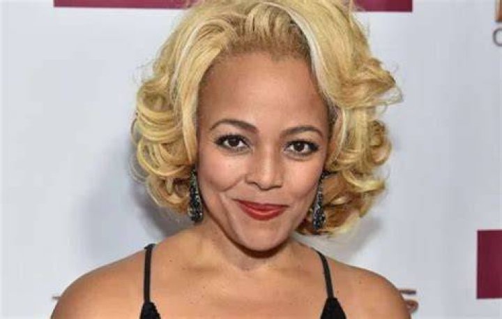 Kim Fields (TV Actress) - Age, Birthday, Bio, Facts, Family, Net Worth, Height & More