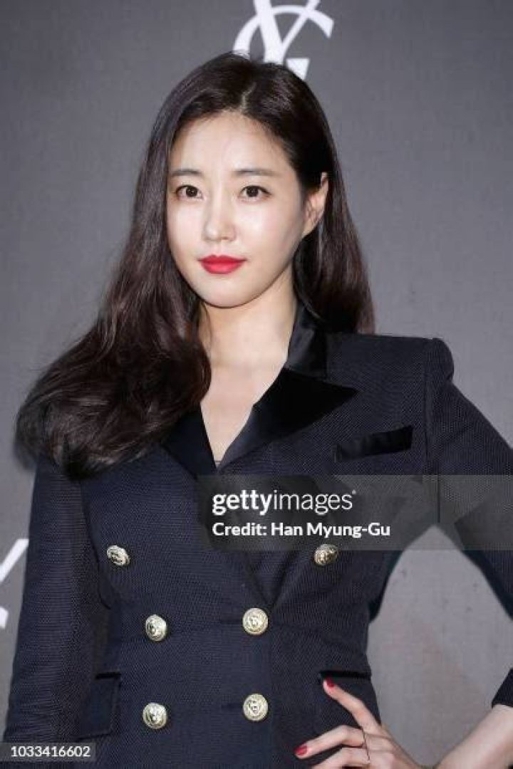 Kim Sa-Rang (TV Actress) - Age, Birthday, Bio, Facts, Family, Net Worth, Height & More