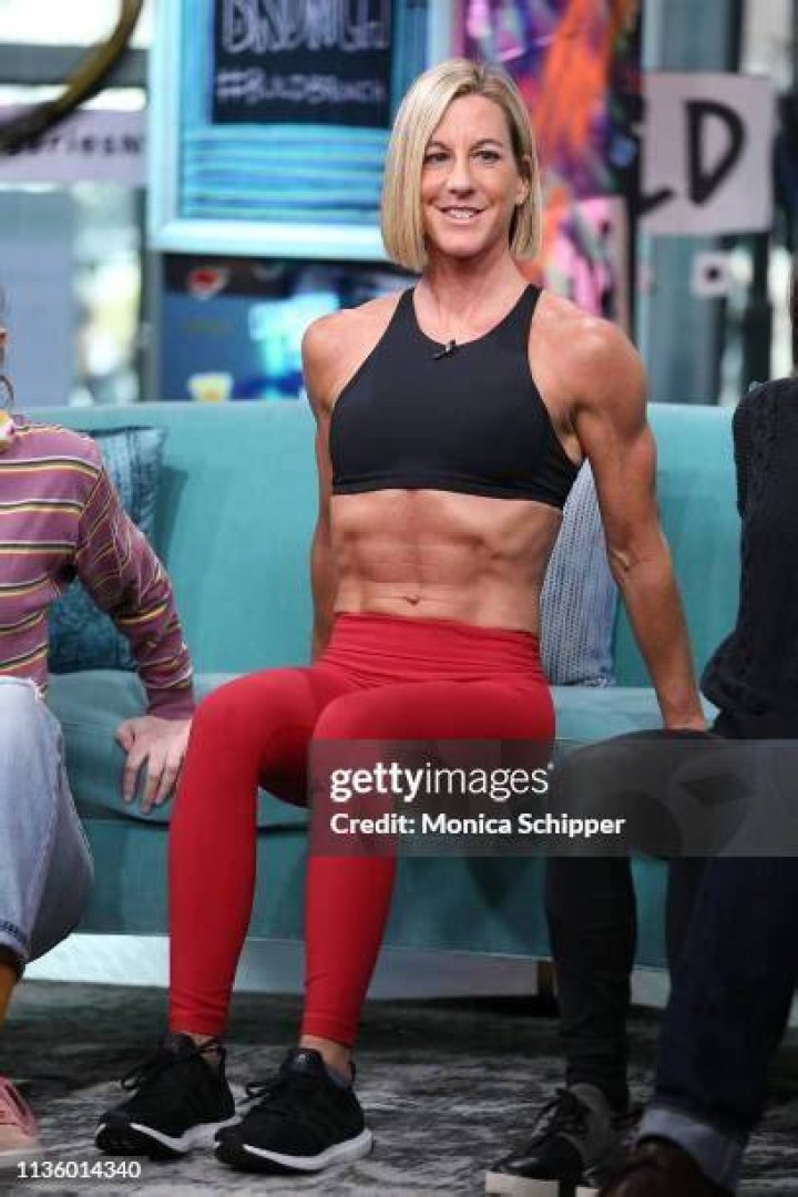 Kira Stokes (Fitness Instructor) - Age, Birthday, Bio, Facts, Family, Net Worth, Height & More
