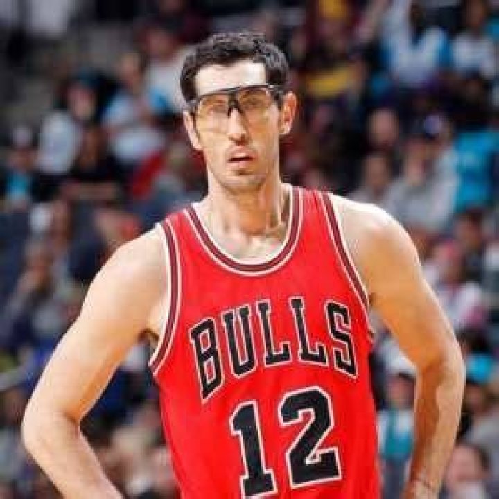 Kirk Hinrich (Basketball Player) - Age, Birthday, Bio, Facts, Family, Net Worth, Height & More