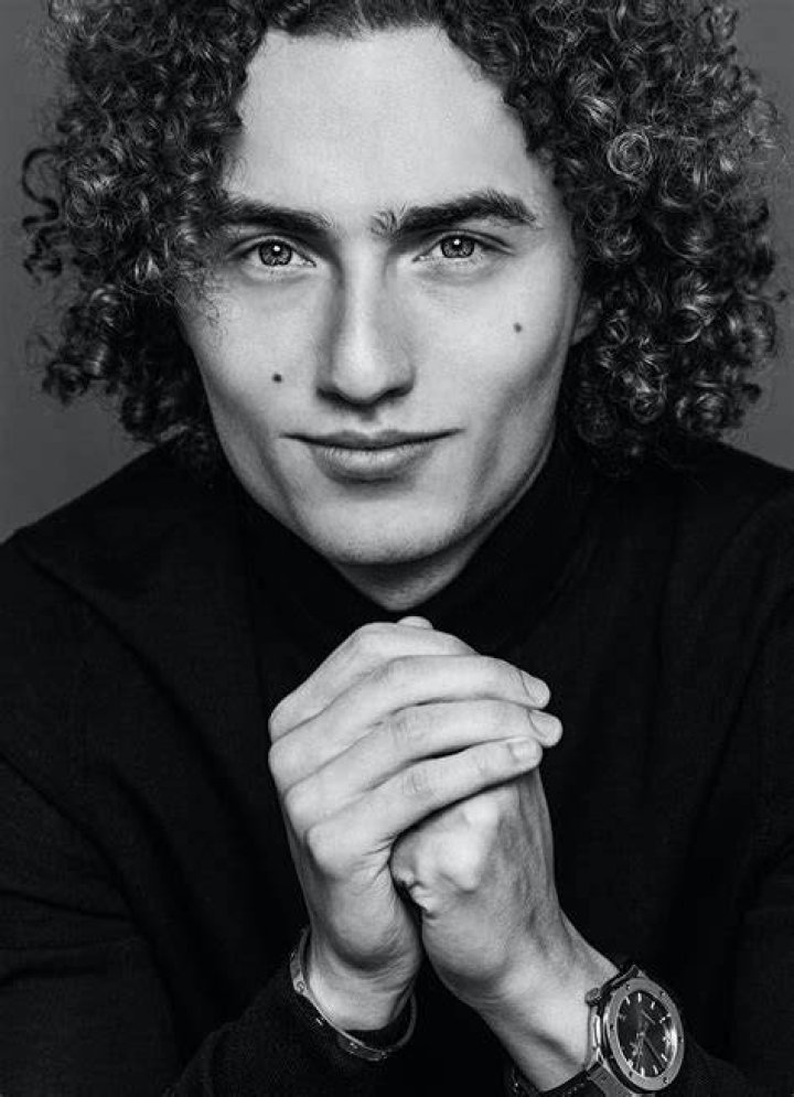 Kwebbelkop (YouTube Star) - Age, Birthday, Bio, Facts, Family, Net Worth, Height & More