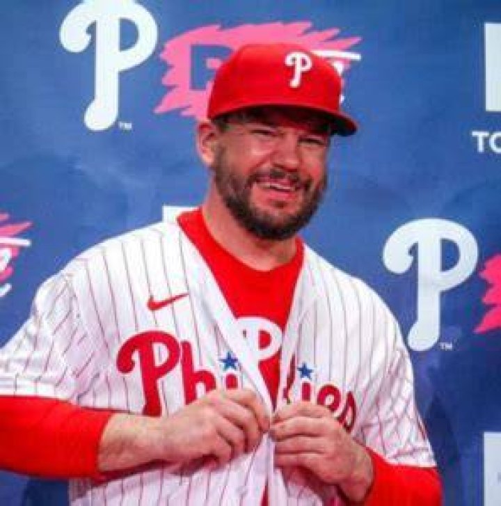 Kyle Schwarber (Baseball Player) - Age, Birthday, Bio, Facts, Family, Net Worth, Height & More
