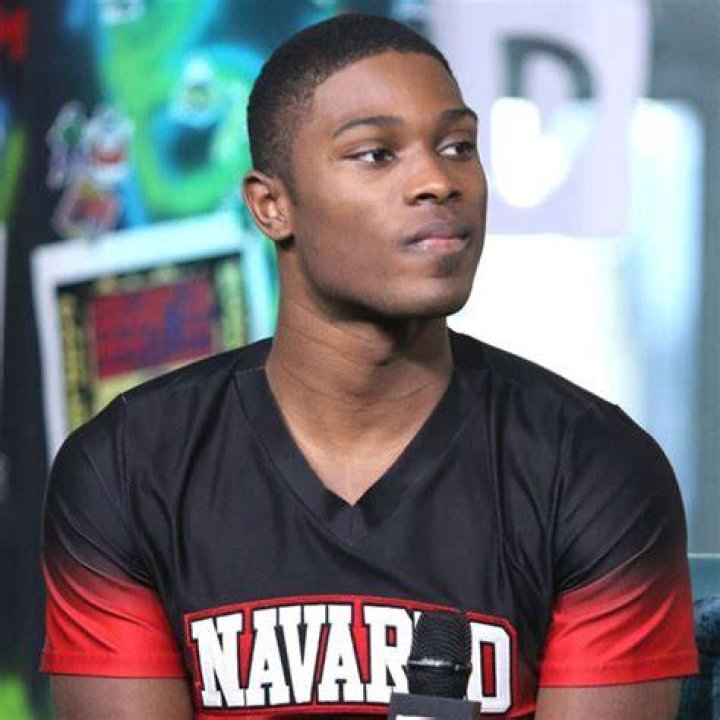 La’Darius Marshall (Cheerleader) - Age, Birthday, Bio, Facts, Family, Net Worth, Height & More