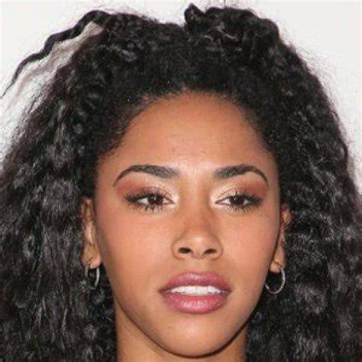 LaToya Ward (TV Actress) - Age, Birthday, Bio, Facts, Family, Net Worth, Height & More