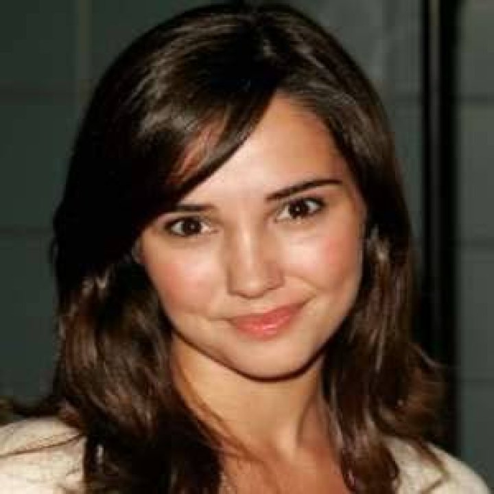 Laura Breckenridge (TV Actress) - Age, Birthday, Bio, Facts, Family, Net Worth, Height & More