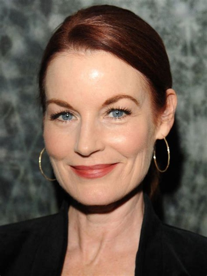Laura Leighton (TV Actress) - Age, Birthday, Bio, Facts, Family, Net Worth, Height & More