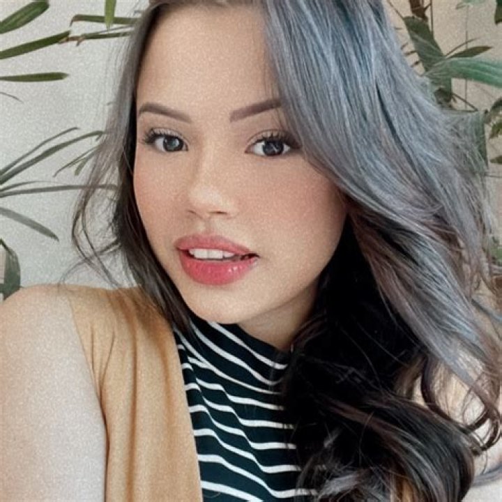 Leidy Oliveira (YouTube Star) - Age, Birthday, Bio, Facts, Family, Net Worth, Height & More